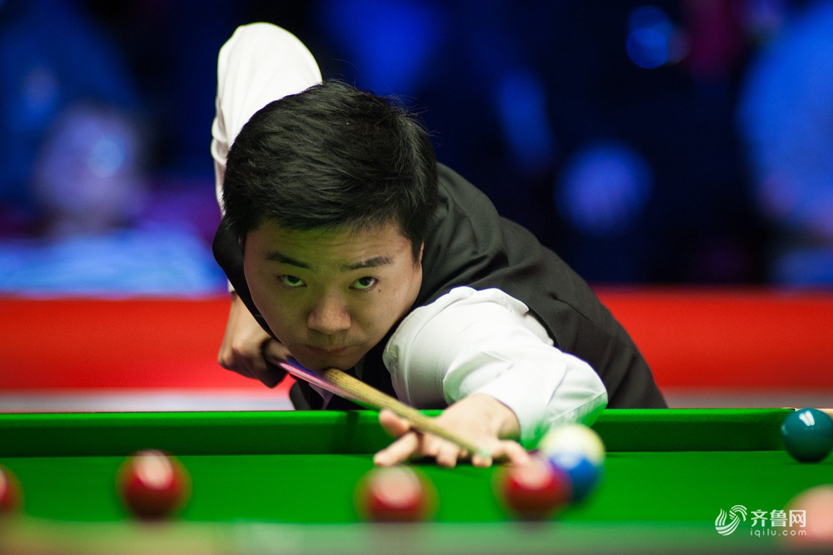 肩负着不仅 肩负着不仅