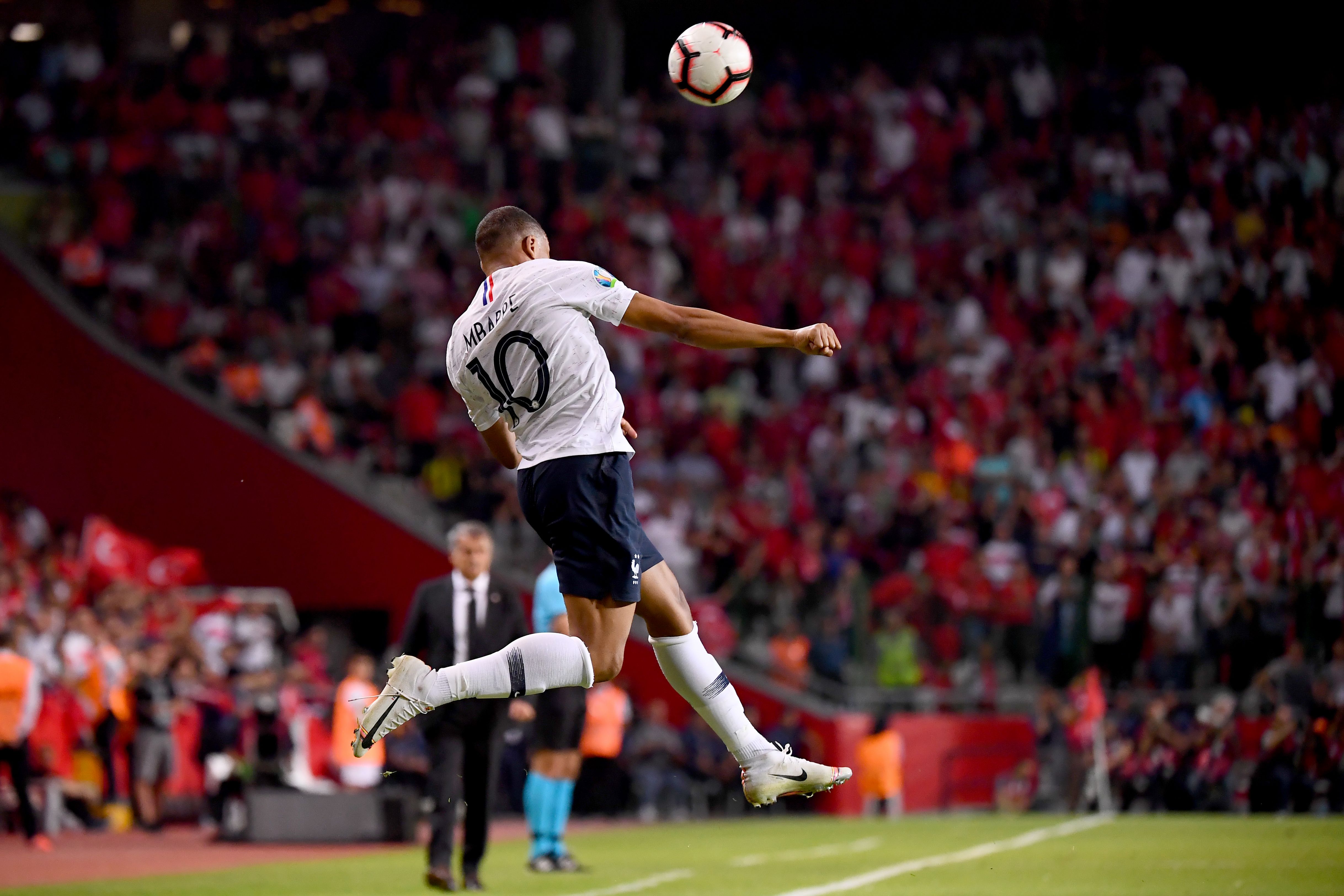 需要至少两 需要至少两