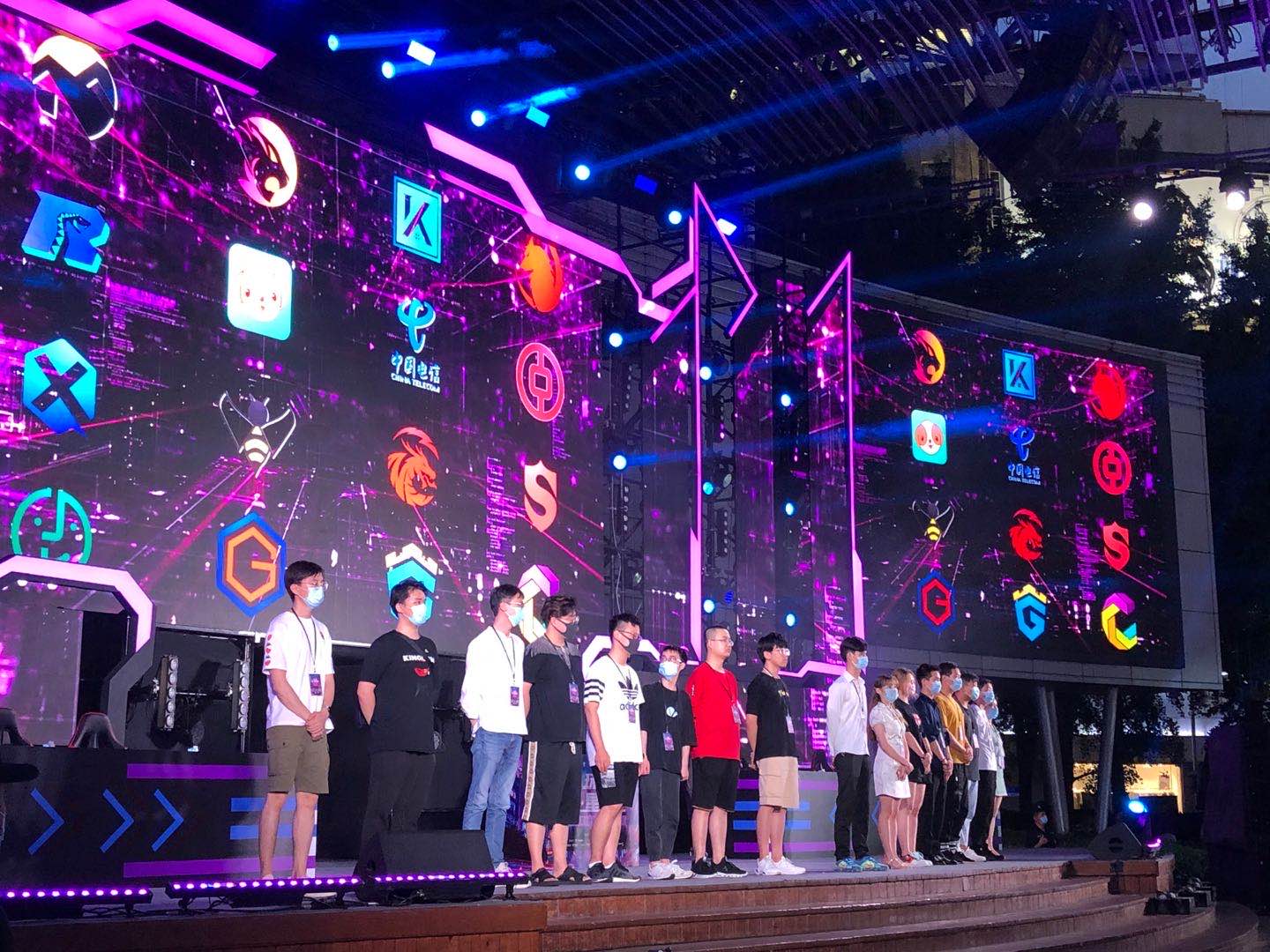 站出来分担 站出来分担